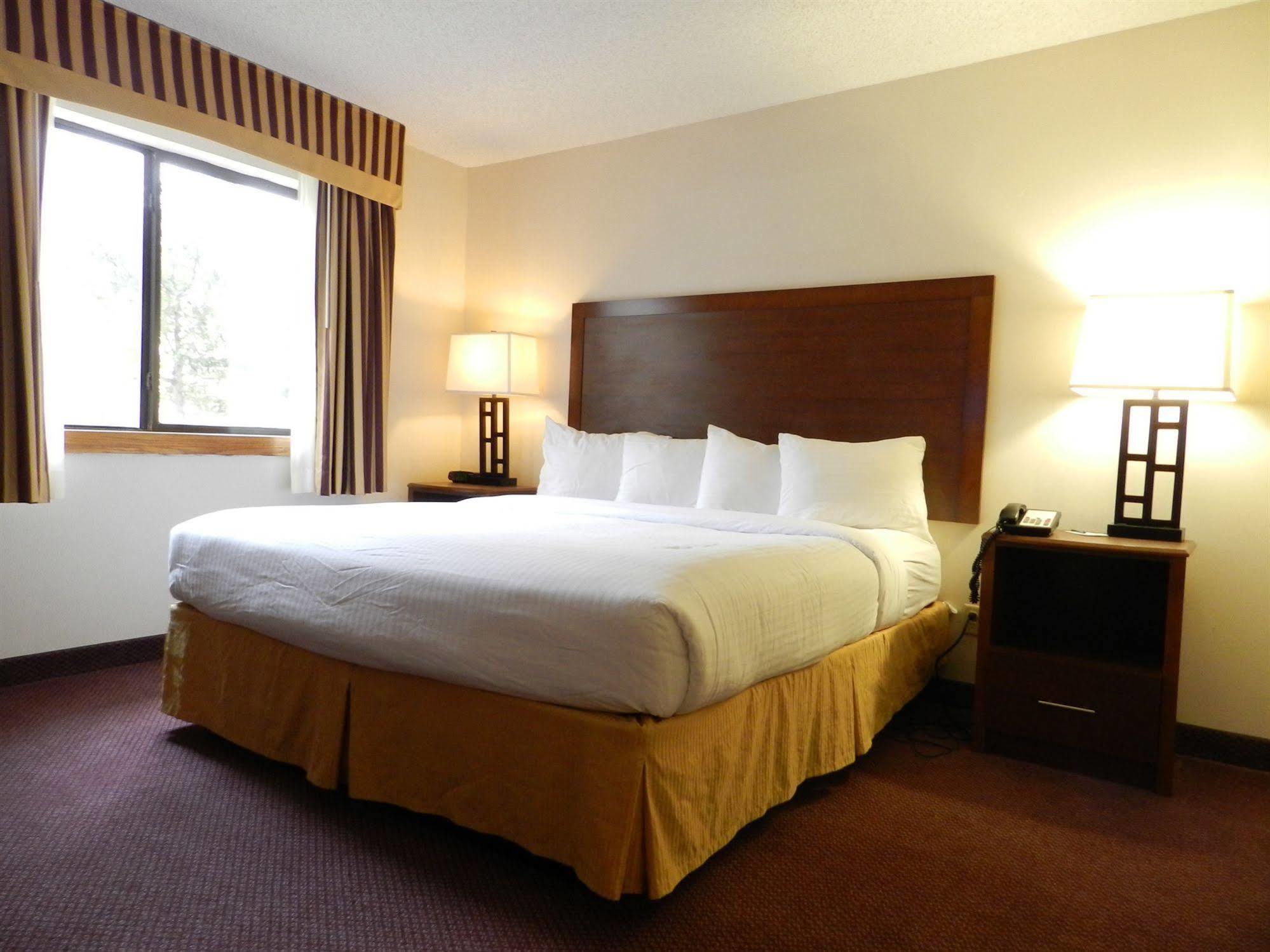 Ashmore Inn And Suites לובוק מראה חיצוני תמונה